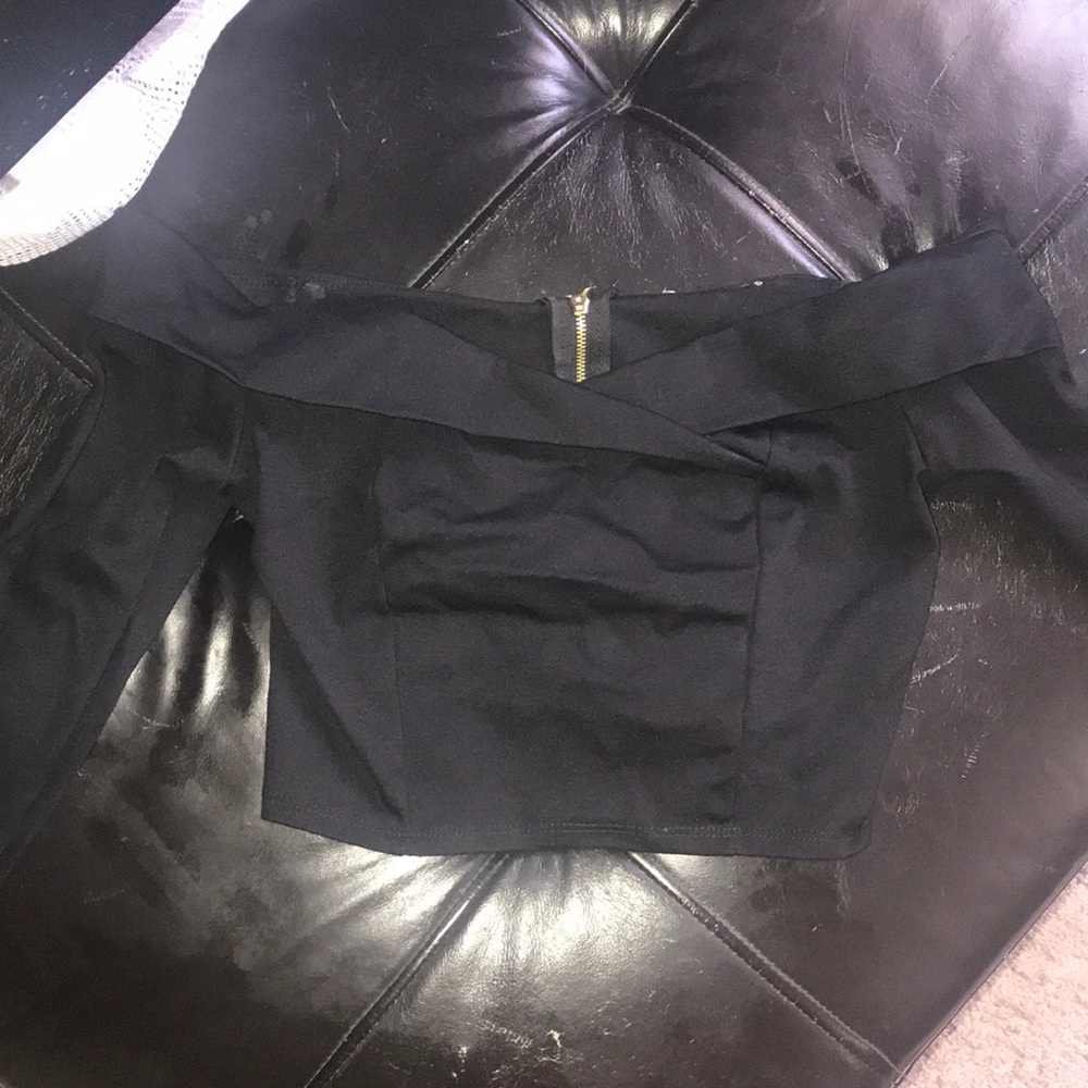 Black back Zipper Off Shoulder Crop Top